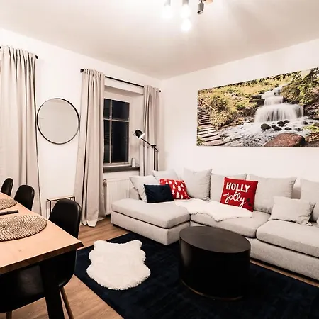 Na Skale Close To Center & Lift Apartment