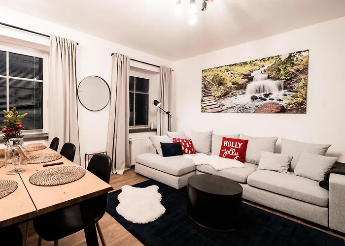 Na Skale Close To Center & Lift Apartment