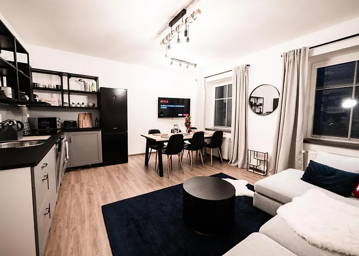 Na Skale Close To Center & Lift Apartment *