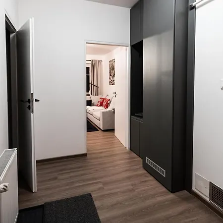 Na Skale Close To Center & Lift Apartment *