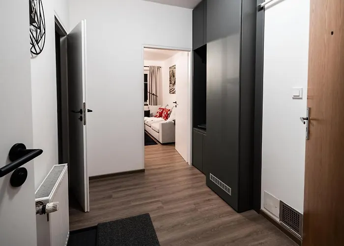 Na Skale Close To Center & Lift Lejlighed *